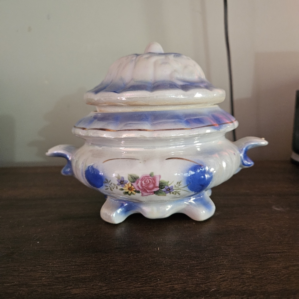 Vintage Iridescent Blue Lusterware Ceramic Footed Soup Tureen or Serving…